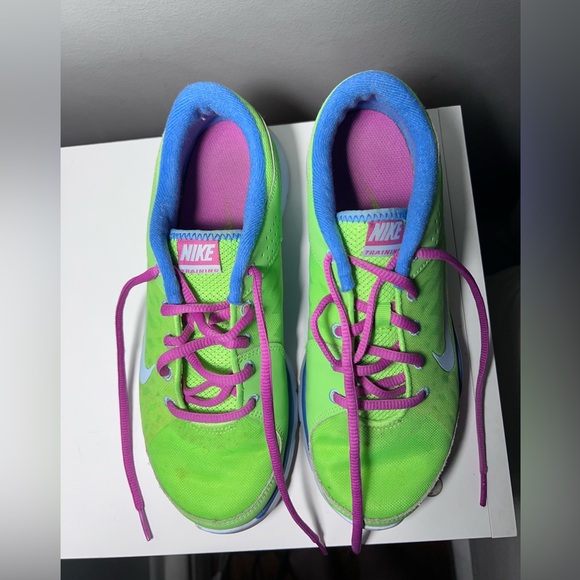 Women’s Nike Size 8 Running Shoes _ Neon Bright colors - Picture 2 of 6